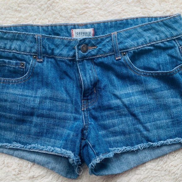 Forever 21 Jean Shorts w/ Aztec Design‎ on leg Sz 29 - Picture 1 of 4